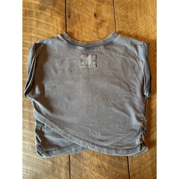 Free People Movement Women’s Hot Shot Crossover Gray Tee Size S | Ruched Hem NWT - Picture 6 of 14